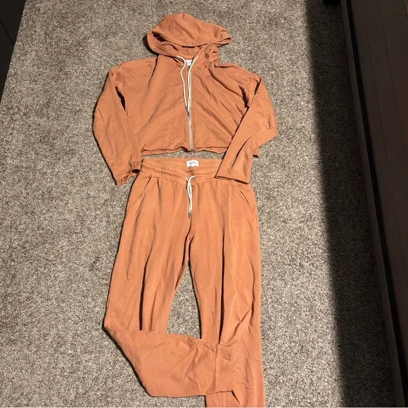 Mate the Label Sweat Set - Picture 2 of 5